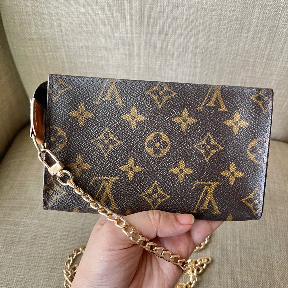 Authentic Louis Vuitton monogram wristlet pouch (7D136) - Picture 3 of 13